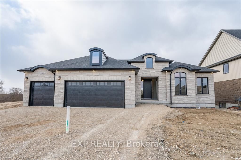 Property Photo: 1050 Walton Avenue ON N4W 3S2