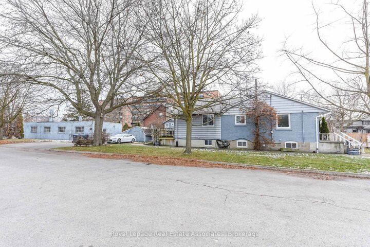 1089 Seneca Avenue — photo 1
