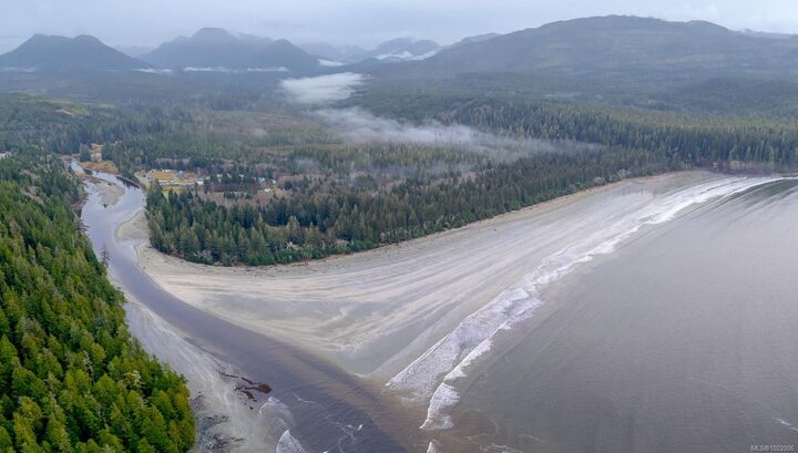 Property Photo:  230 Clutus Rd  BC V0R 1B0 