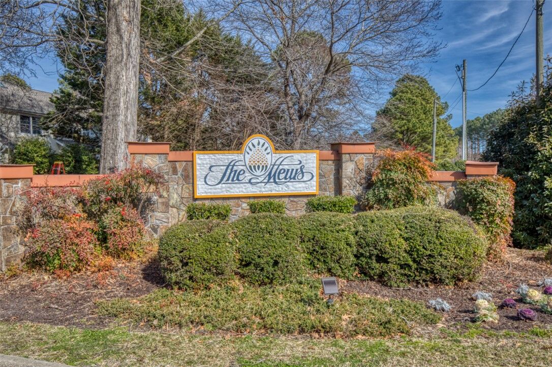 Property Photo: 4910 Whitby Mews VA 23188