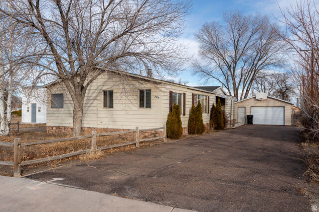 Property Photo: 250 N 200 W UT 84066