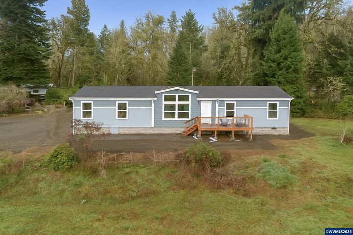 Property Photo: 30610 Santiam Hwy OR 97355