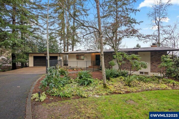 Property Photo:  2369 Emerald Dr NW  OR 97304 