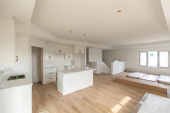 Property Photo: 44 Parkside Crescent MB R5G 2X3