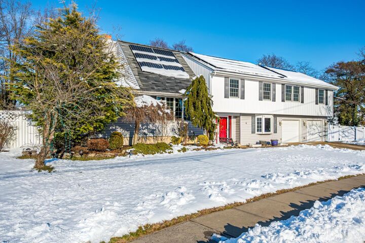 Property Photo:  4 Winthrop Road  NJ 08873 