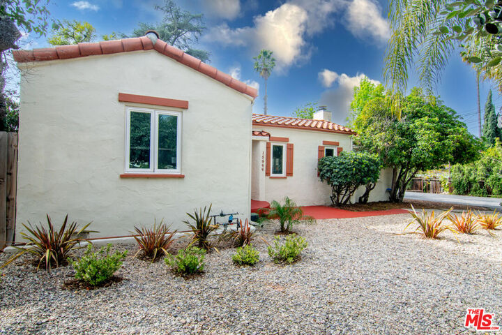 Property Photo:  15944 Hart St  CA 91406 