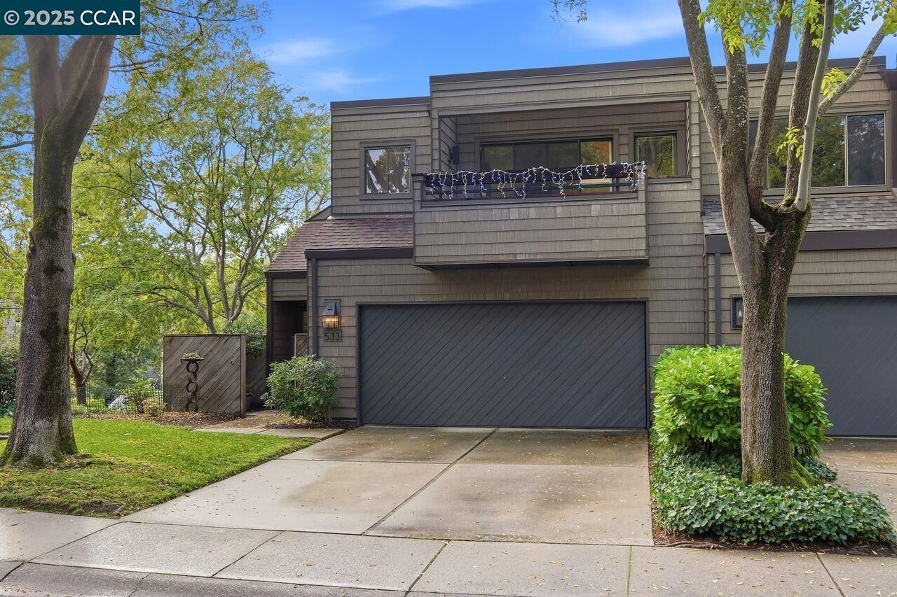 Property Photo: 533 Monarch Ridge Dr CA 94597