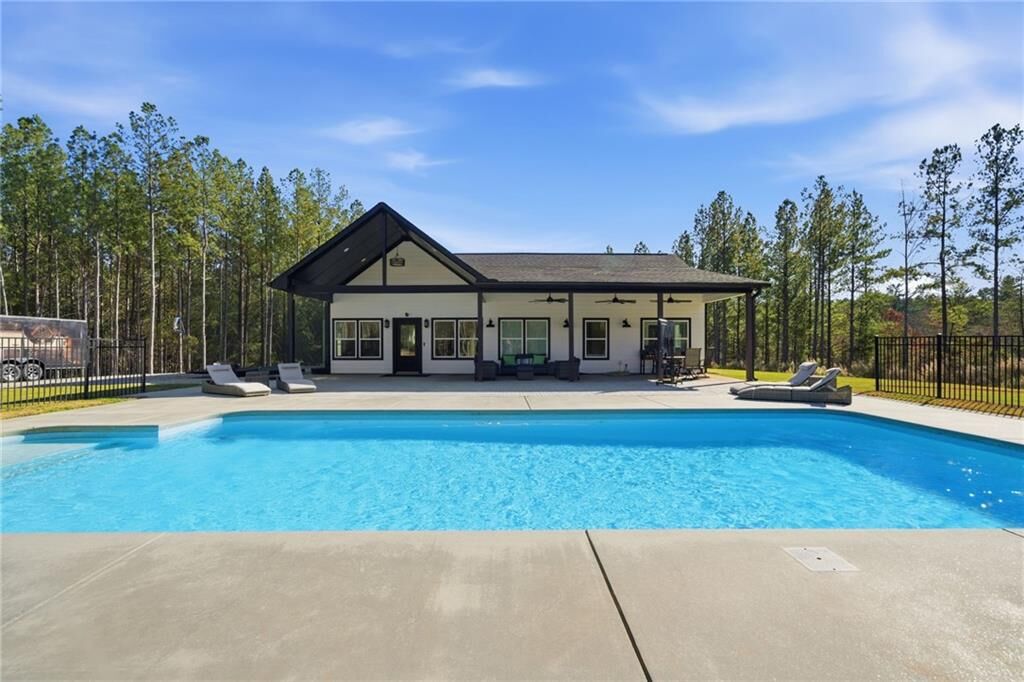 Property Photo: 120 Twisted Pines Crossing GA 30533