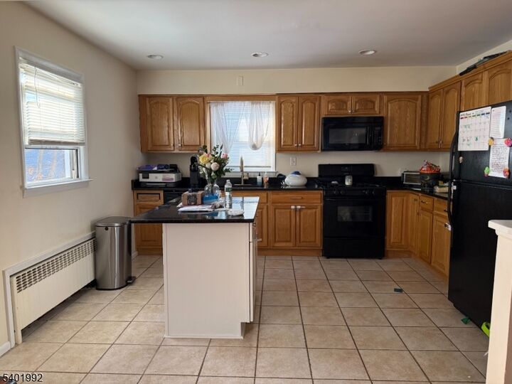 Property Photo: 6 Underhill Ct 2 NJ 07110