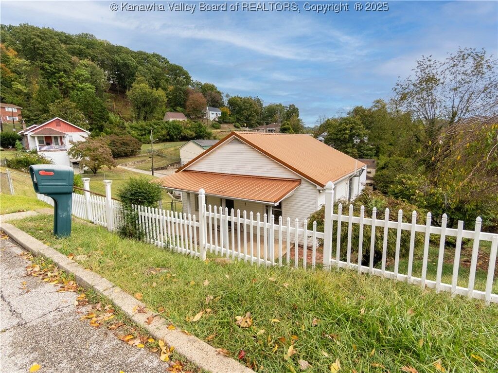 Property Photo: 544 Burlew Drive WV 25302