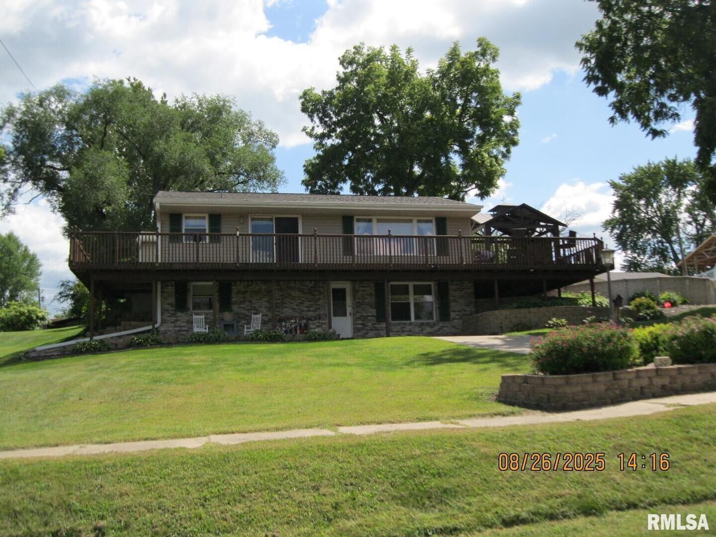 Property Photo: 301 N Church St Street IL 61230