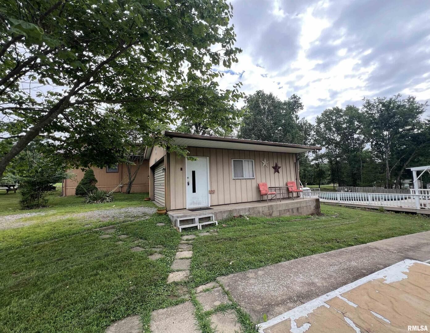 Property Photo:  130 John Able Drive  IL 62939 