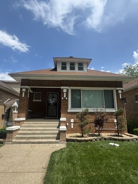 Property Photo:  7937 S Crandon Avenue  IL 60617 