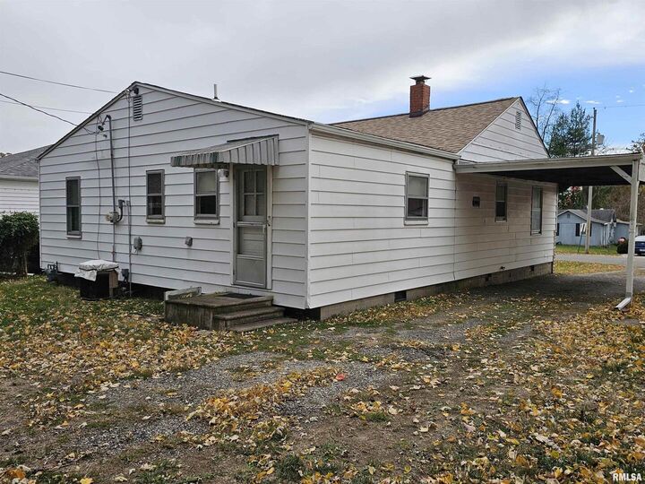 Property Photo:  2712 Logan Street  IL 62864 