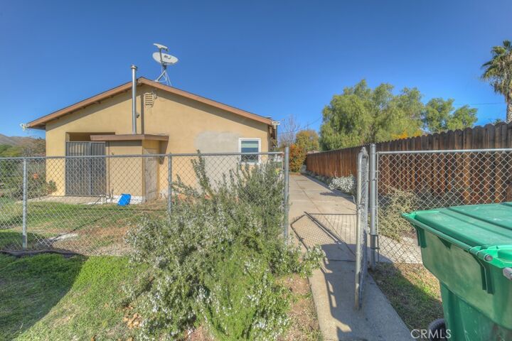Property Photo:  11557 Davis  CA 92557 