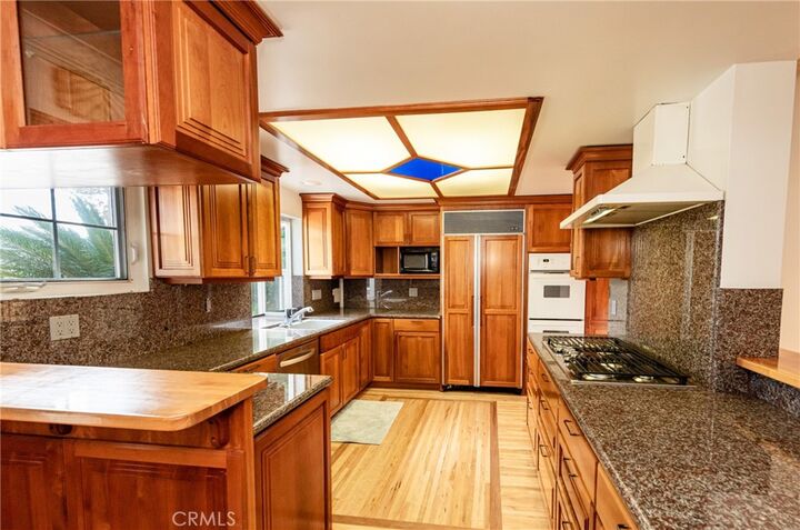 Property Photo:  2007 W 180th Place  CA 90504 