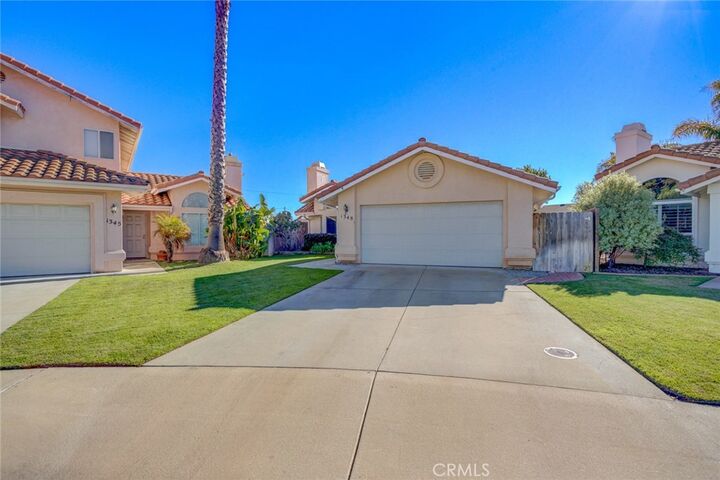 Property Photo:  1348 Avenida Pelicanos  CA 93445 