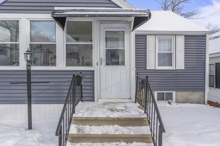 Property Photo:  4 Pine Lane  ME 04064 