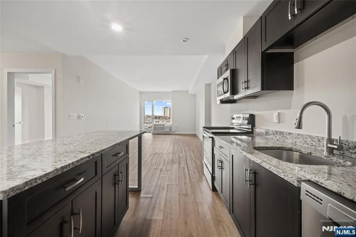 Property Photo: 69 Main Street 1406 NJ 07024