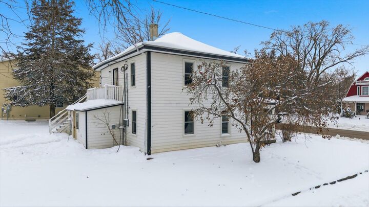 Property Photo:  155 Excelsior Avenue N  MN 55302 