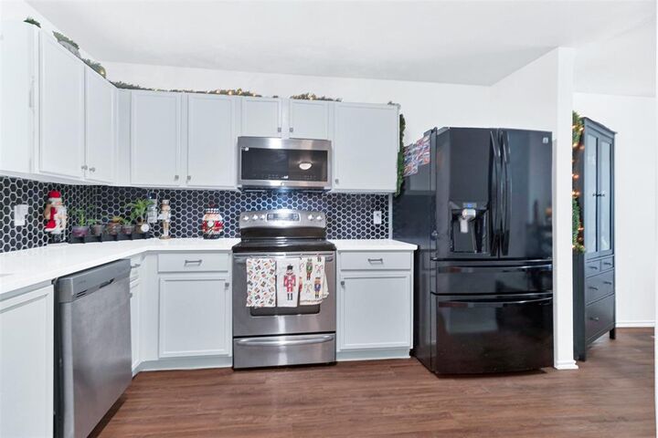 Property Photo: 5722 Firethorn Drive TX 75249