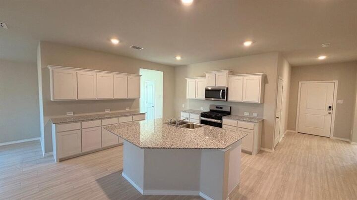 Property Photo: 8508 Hollymead Lane TX 76131