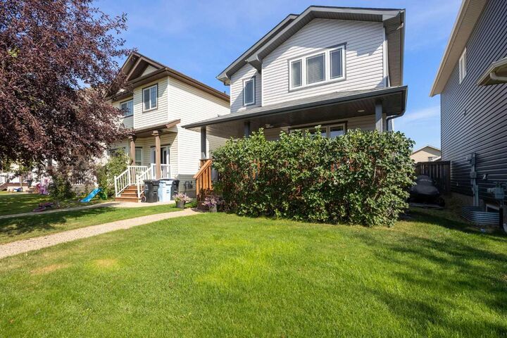 Property Photo:  225 Hawthorn Way  AB T9K 0P2 