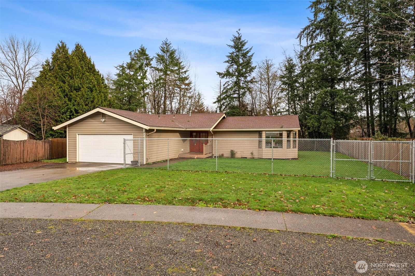 Property Photo:  828  Livingston Street NE  WA 98516 