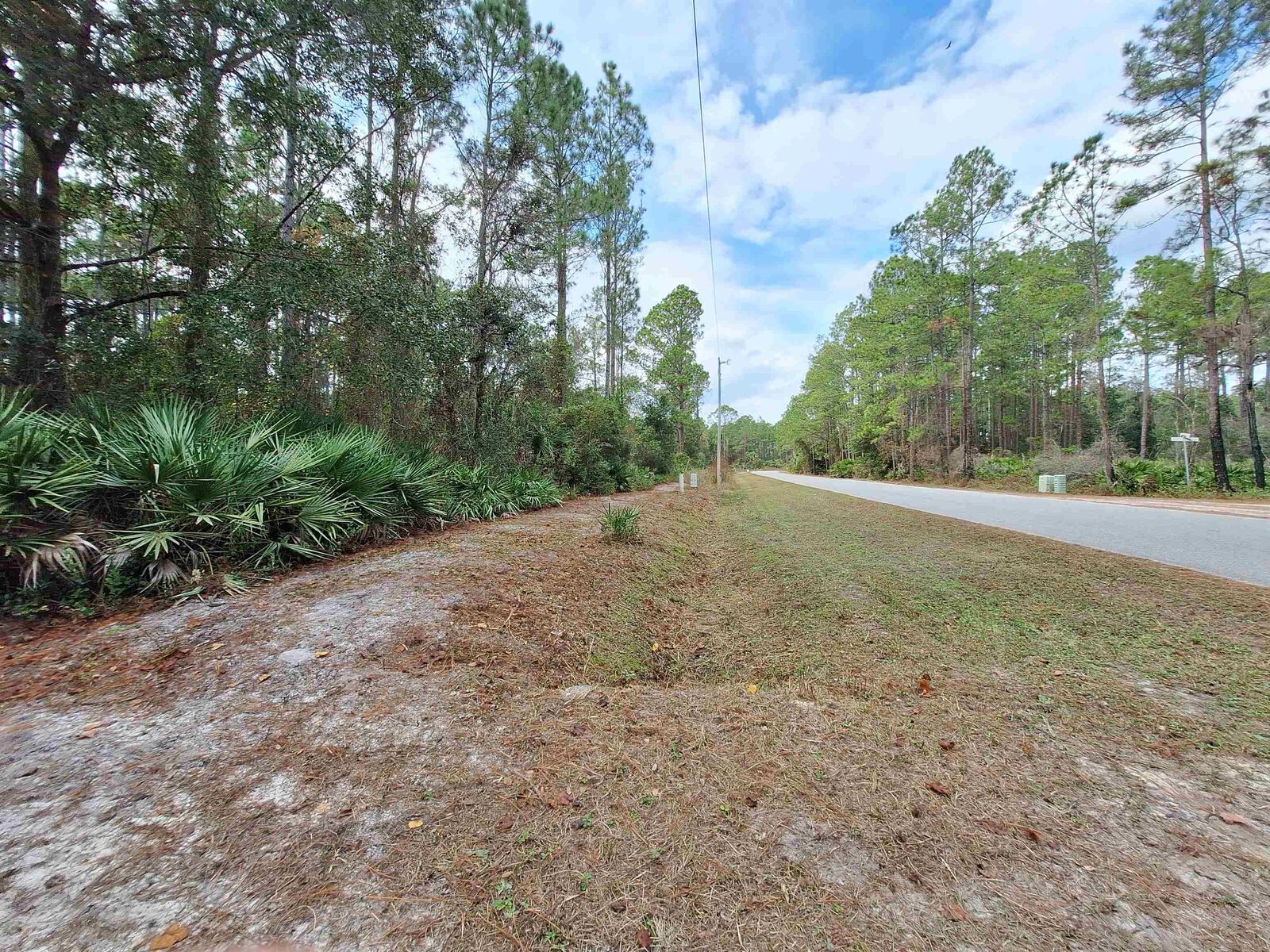 Property Photo: 159 Lakeway Dr FL 32139