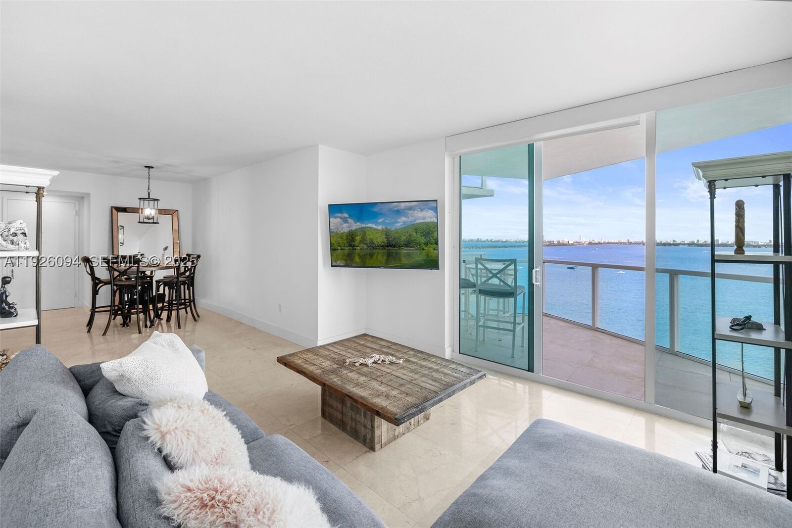 Property Photo:  665 NE 25th St 1801  FL 33137 