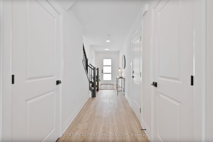 Property Photo:  64 Postma Crescent  ON N0M 1A0 