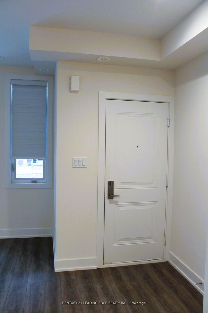 Property Photo: 8 Sayers Lane W 15 ON L4E 1J4