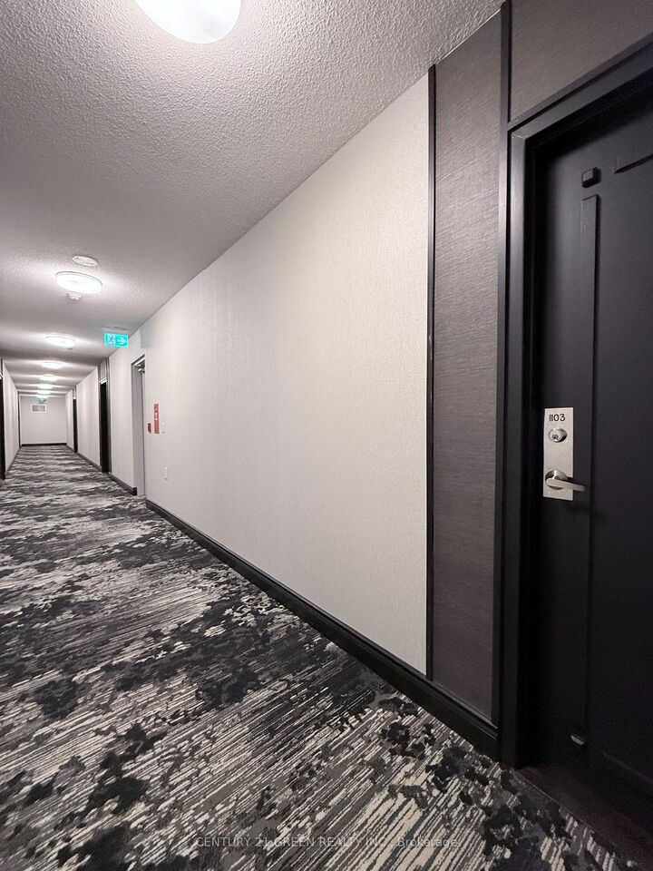 Photo de la propriété:  200 Burnhamthorpe Road E 1103  ON L5A 4L4 