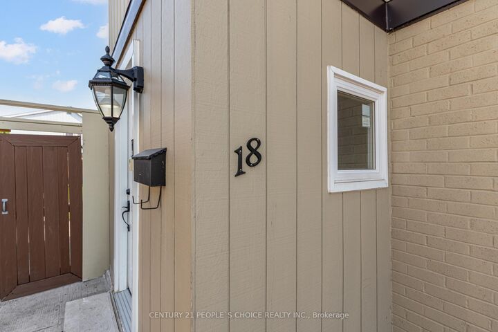 Property Photo:  18 Hernon Court  ON L6S 2B9 