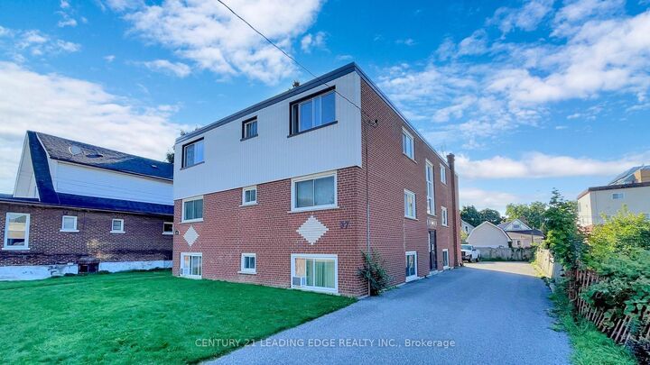 Property Photo:  97 Elgin Street W 6  ON L1G 1S5 