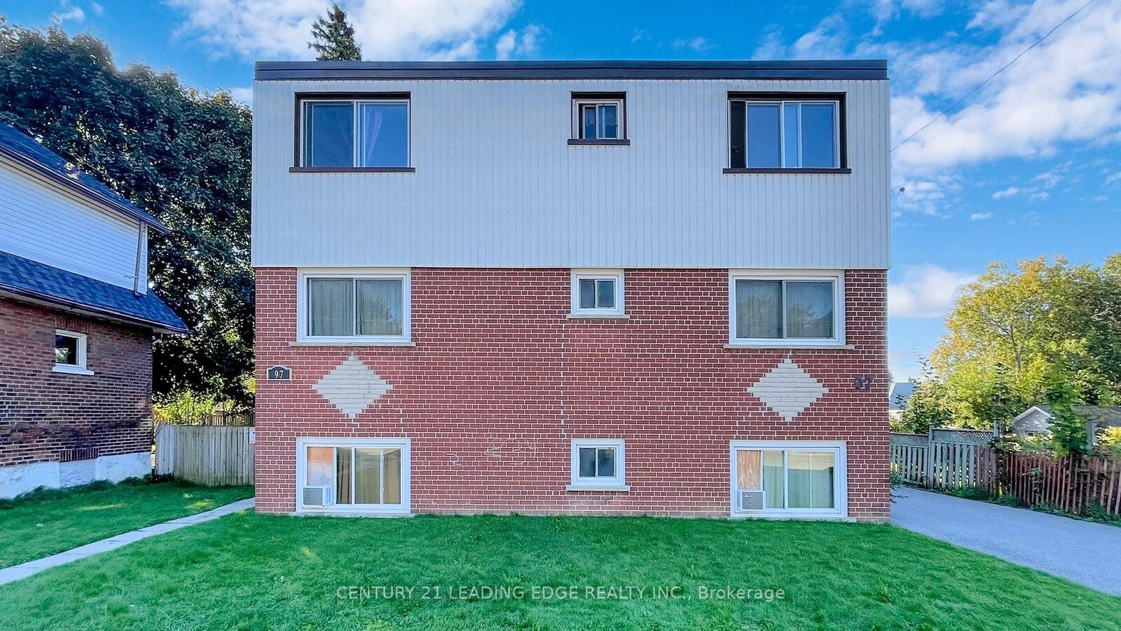 Property Photo:  97 Elgin Street W 1  ON L1G 1S5 