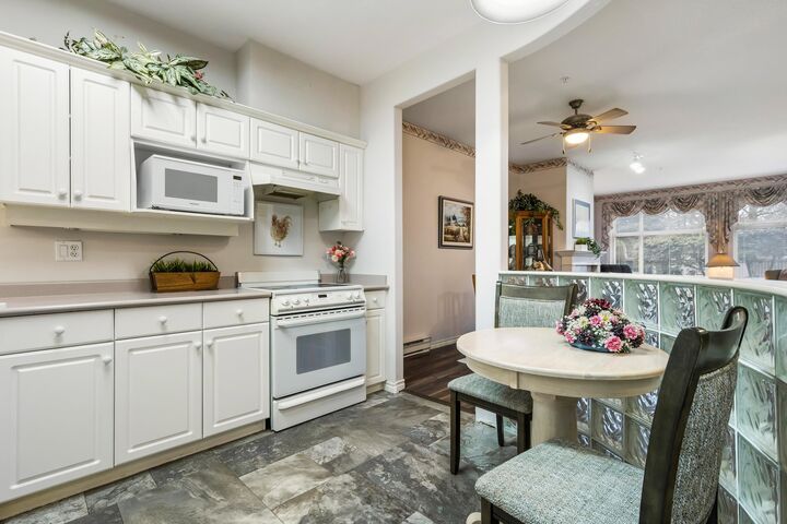 Property Photo:  45700 Wellington Avenue 102  BC V2P 2E4 