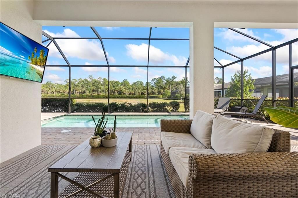 Property Photo:  10494 Ventana Ln  FL 34120 