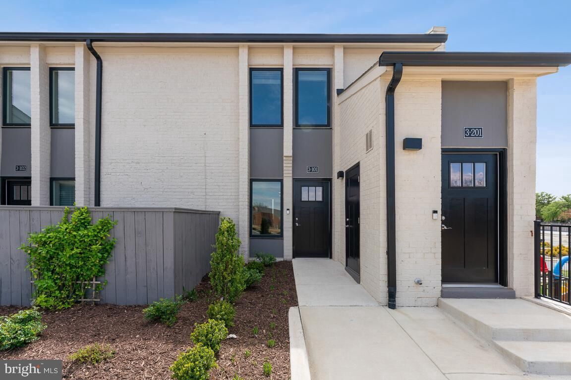 Property Photo:  19520 Village Walk Dr. 3-101  MD 20886 