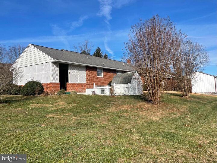 Property Photo: 326 School Street WV 26757