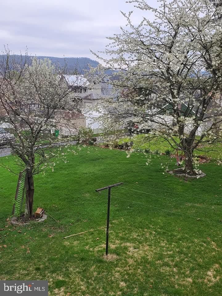 Property Photo:  307 Maple Avenue  PA 17053 