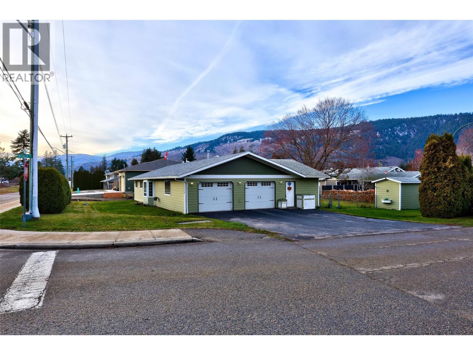 Property Photo:  1110 Second Avenue  BC V0E 1M0 