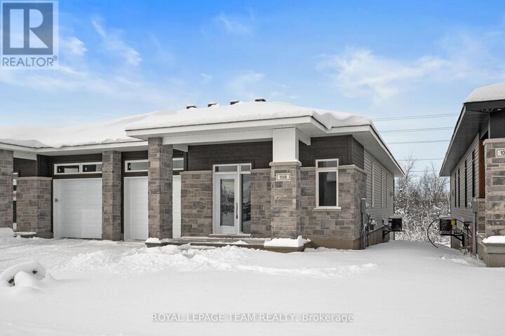 Property Photo:  1086 Moore Street  ON K6V 0H2 