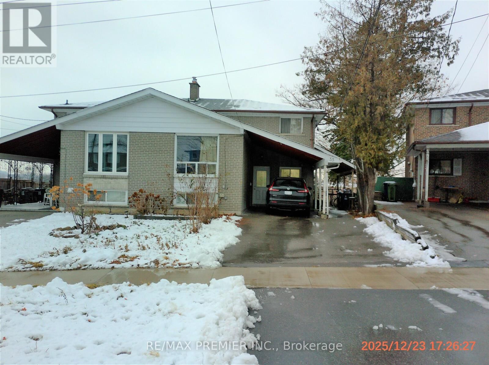 Property Photo:  35 Faulkner Crescent  ON M9M 2B9 