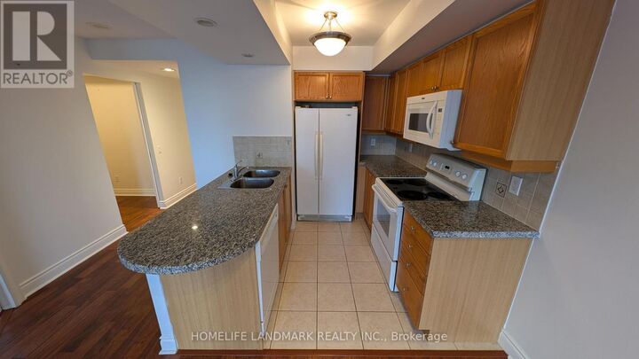 Property Photo:  10 Northtown Way 1006  ON M2N 7L4 