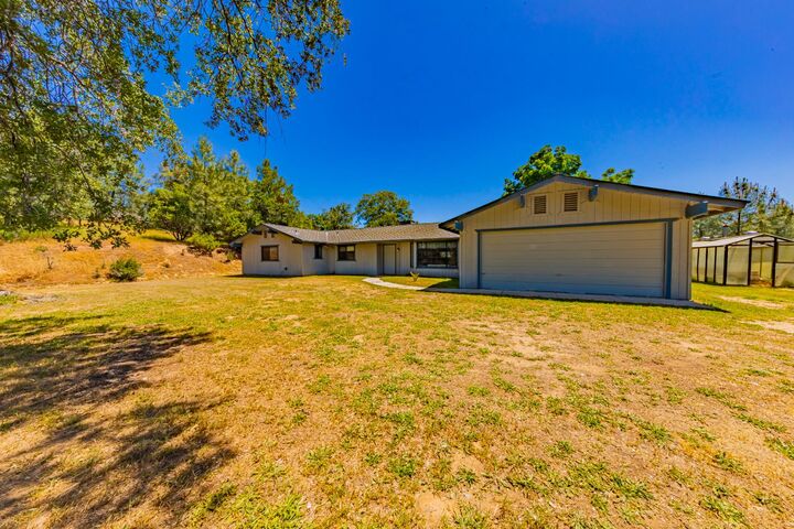Property Photo: 47457 Road 620 CA 93644