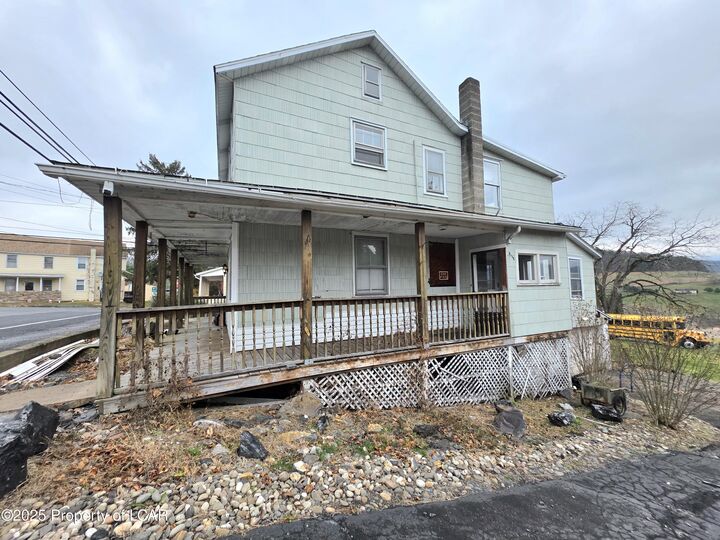 Property Photo:  816 Main Street  PA 17985 