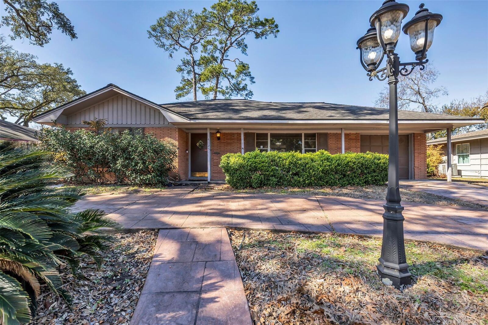 Property Photo:  4825 Ella Boulevard  TX 77018 