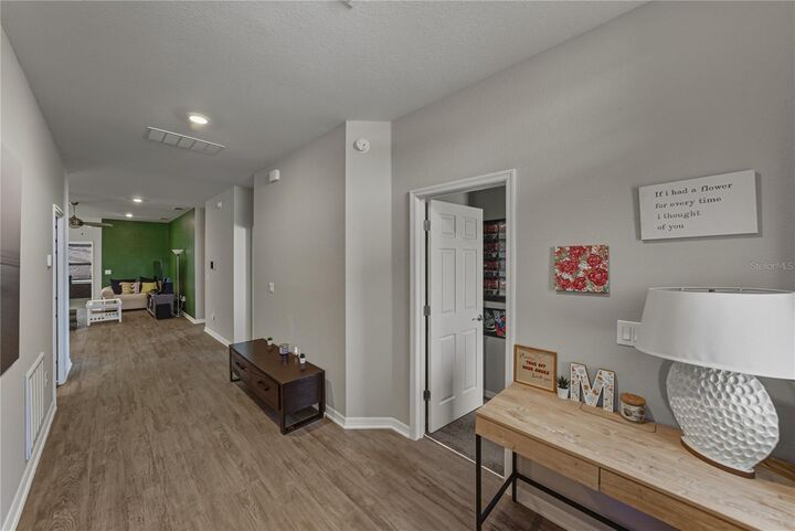 Property Photo:  929 Montgomery Lane  FL 33868 