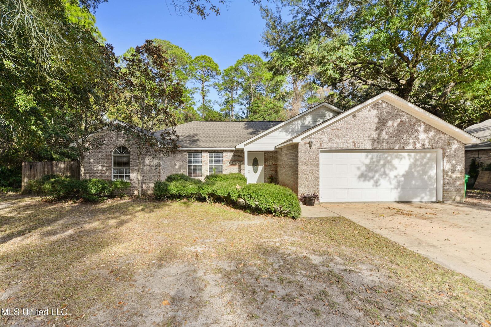 Property Photo: 612 Oak Street MS 39564